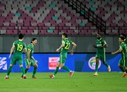 包含广州富力客场逆转胜上海申花，迎来开门红的词条