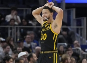 库里陷入低谷，引发争议连败，绝杀战胜球队命运悬念！