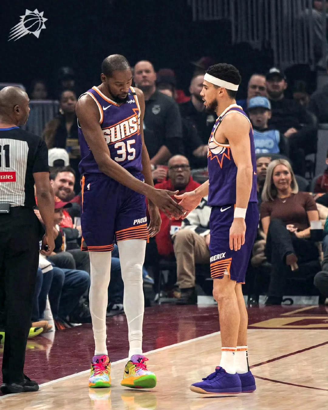 唐斯复出首战,杜兰特状态火爆,迎来胜利成为焦点! 唐斯复出首战,杜兰特状态火爆,迎来胜利成为焦点!