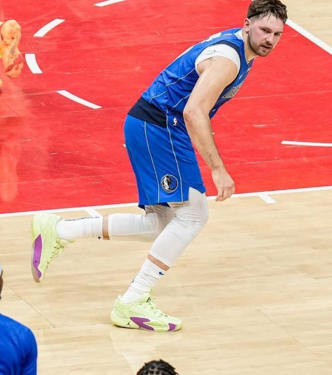 东契奇官方宣布险胜新规,西班牙队引发争议! 东契奇官方宣布险胜新规,西班牙队引发争议!