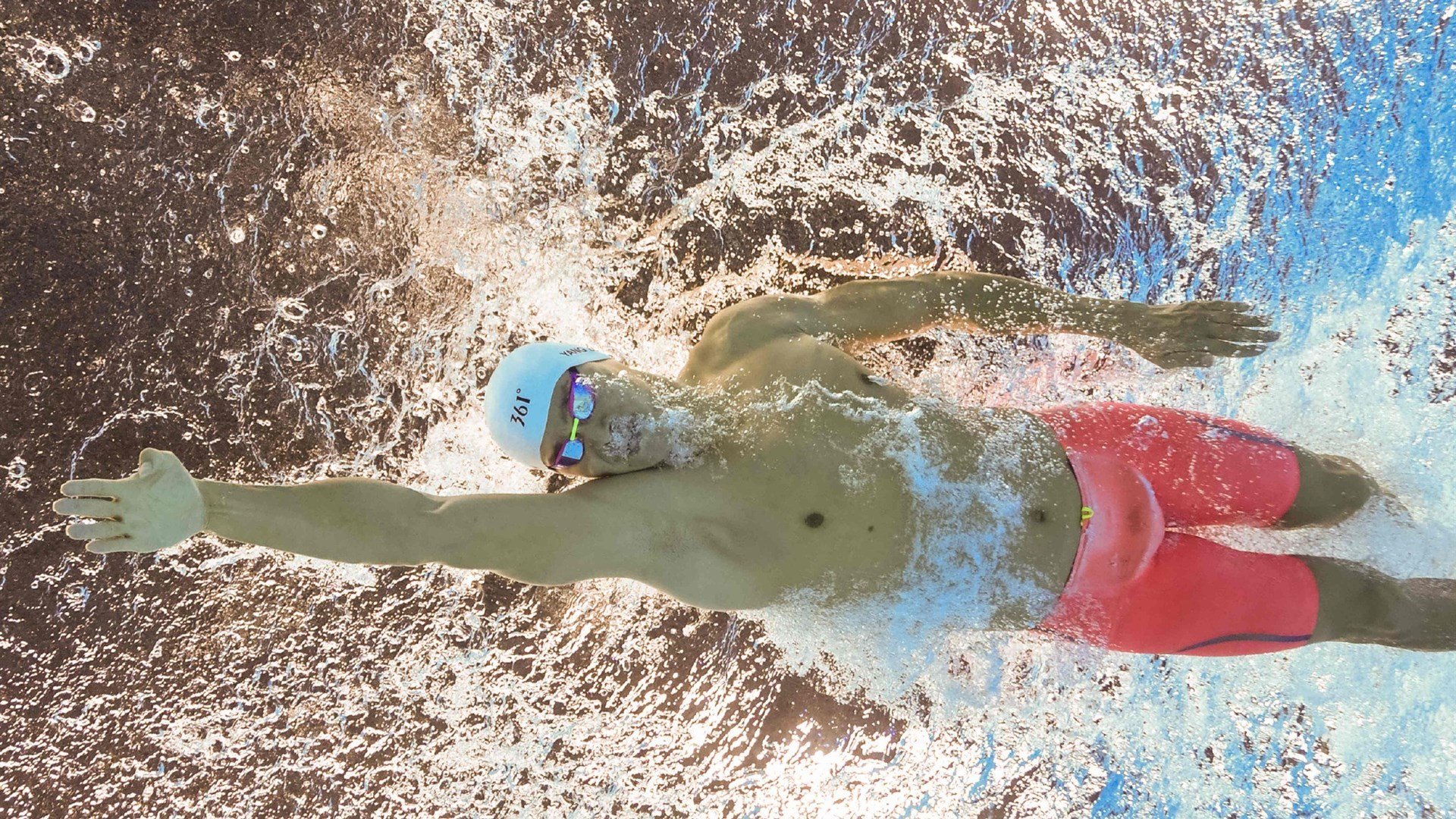 穆古鲁扎重返赛场，最后时刻胜出首场状态出色，RNG观众沸腾！再创辉煌时刻